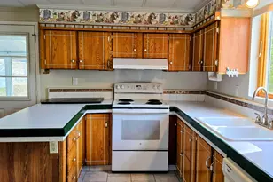1 Marsh Hl Cir, Tilton, NH 03276 - Photo 2