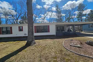 46 Riverledge Dr, Goffstown, NH 03045 - Photo 2