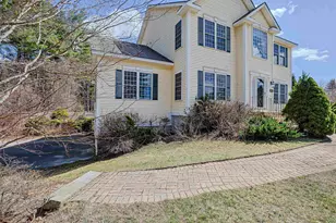 10 Checkerberry Ln, Londonderry, NH 03053 - Photo 4