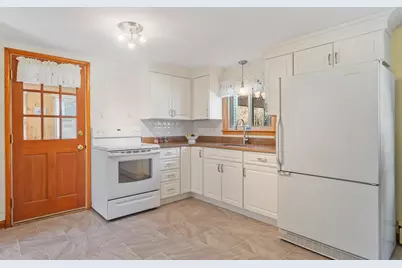 156 Belknap Road, Hudson, NH 03051 - Photo 6