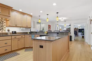 67 Forest St, Londonderry, NH 03053 - Photo 14