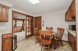 37 Country Club Ln, Merrimack, NH 03054 - Photo 6