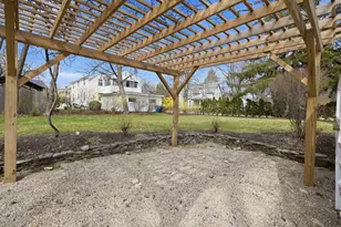 198 Linden St, Manchester, NH 03104 - Photo 12