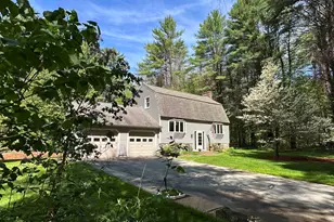 4 Schoolhouse Rd, Amherst, NH 03031 - Photo 2