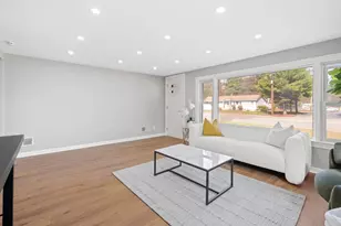 734 W Hollis St, Nashua, NH 03062 - Photo 10