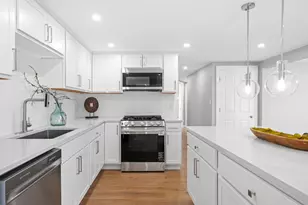 734 W Hollis St, Nashua, NH 03062 - Photo 2