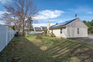 734 W Hollis St, Nashua, NH 03062 - Photo 40
