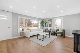 734 W Hollis St, Nashua, NH 03062 - Photo 8