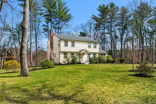 11 Fairway Dr, Amherst, NH 03031 - Photo 2