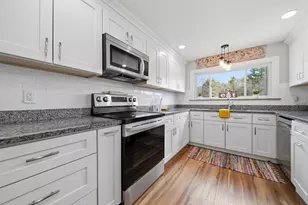 209 Hooksett Rd, Auburn, NH 03032 - Photo 8