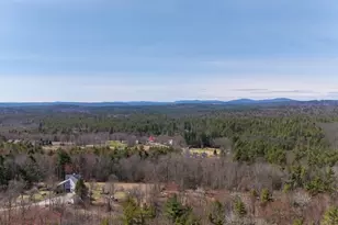19 Highland Dr, Amherst, NH 03031 - Photo 4