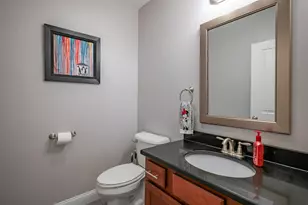 15 Schwinn Dr, Nashua, NH 03062 - Photo 8