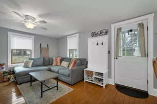 256 Pine St, Laconia, NH 03246 - Photo 10