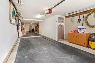18 Center Cir, Plaistow, NH 03865 - Photo 26
