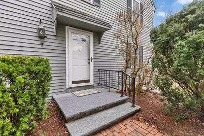 7 Governor Square, Peterborough, NH 03458 - Photo 4