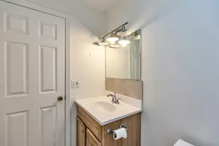 1 Northbrook Dr, Manchester, NH 03102 - Photo 16
