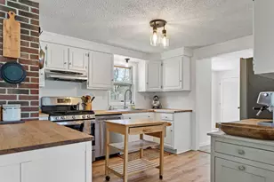 52 Sanborn Rd, East Kingston, NH 03827 - Photo 10