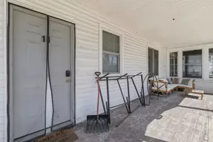 14 Pleasant St, Plymouth, NH 03264 - Photo 36