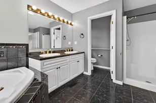 12 Leclair Dr, Hudson, NH 03051 - Photo 16
