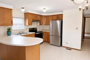 55 Thistle Way, Manchester, NH 03109 - Photo 4