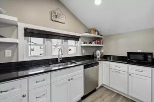 9 Hillcrest Ave, Pembroke, NH 03275 - Photo 10