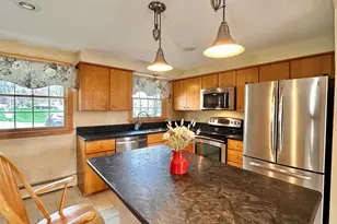 19 Pinewood Dr, Merrimack, NH 03054 - Photo 8