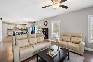 44 Sheffield St, Windham, NH 03087 - Photo 4