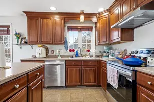 160 S Elm St, Manchester, NH 03103 - Photo 10