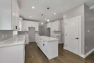 60 Jenkins Rd, Bedford, NH 03110 - Photo 4