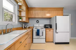85 W Mitchell St, Manchester, NH 03103 - Photo 10