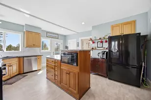 285 Pleasant St, Concord, NH 03301 - Photo 8