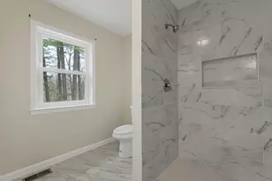 9 Isabella Dr, Londonderry, NH 03053 - Photo 4