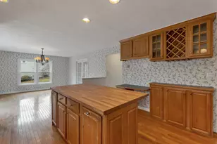 9 Isabella Dr, Londonderry, NH 03053 - Photo 2
