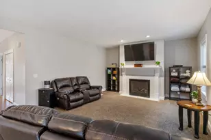 22 Rolling Woods Dr, Hudson, NH 03051 - Photo 10