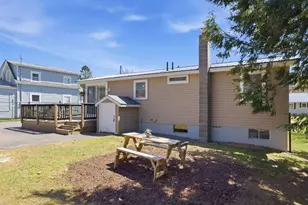 18 Massachusetts Ave, Laconia, NH 03246 - Photo 40