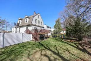 279 Sagamore St, Manchester, NH 03104 - Photo 4