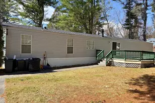 22 Wayne Dr, Derry, NH 03038 - Photo 4