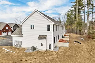 17D Mustang Dr, Litchfield, NH 03052 - Photo 4
