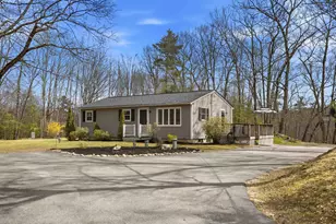 9 Tuttle Rd, Bedford, NH 03110 - Photo 2