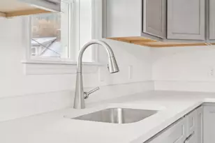 15 National St, Windsor, VT 05089 - Photo 4