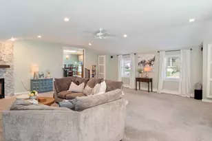 4 Wallace Dr, Merrimack, NH 03054 - Photo 8