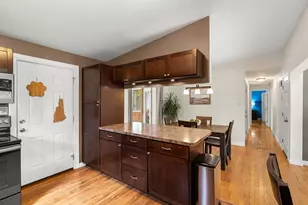 152 Dracut Rd, Hudson, NH 03051 - Photo 10