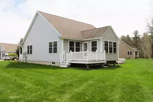 49 Jamesway Dr, Litchfield, NH 03051 - Photo 8