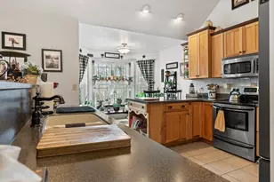 302 Howard St, Berlin, NH 03570 - Photo 8