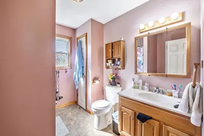 40 Bouthillette Circle, St. Albans Town, VT 05487 - Photo 8