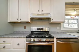 32 Hickory Dr, Amherst, NH 03031 - Photo 14