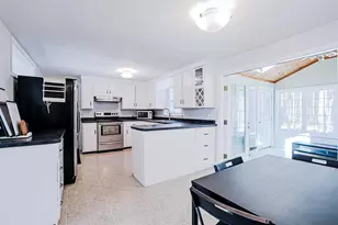 19 Strafford Rd, Dover, NH 03820 - Photo 12