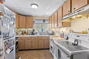 140 Douglas St, Manchester, NH 03102 - Photo 12