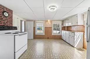 393 Wadleigh Falls Rd, Newmarket, NH 03857 - Photo 4