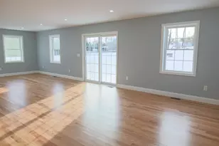 21 Library St, Hudson, NH 03051 - Photo 8